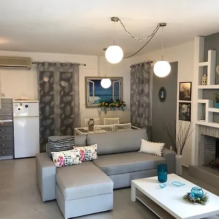 Sofia's Pearl Beachfront Maisonette *