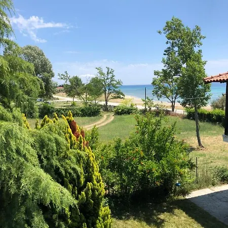 Sofia's Pearl Beachfront Maisonette *